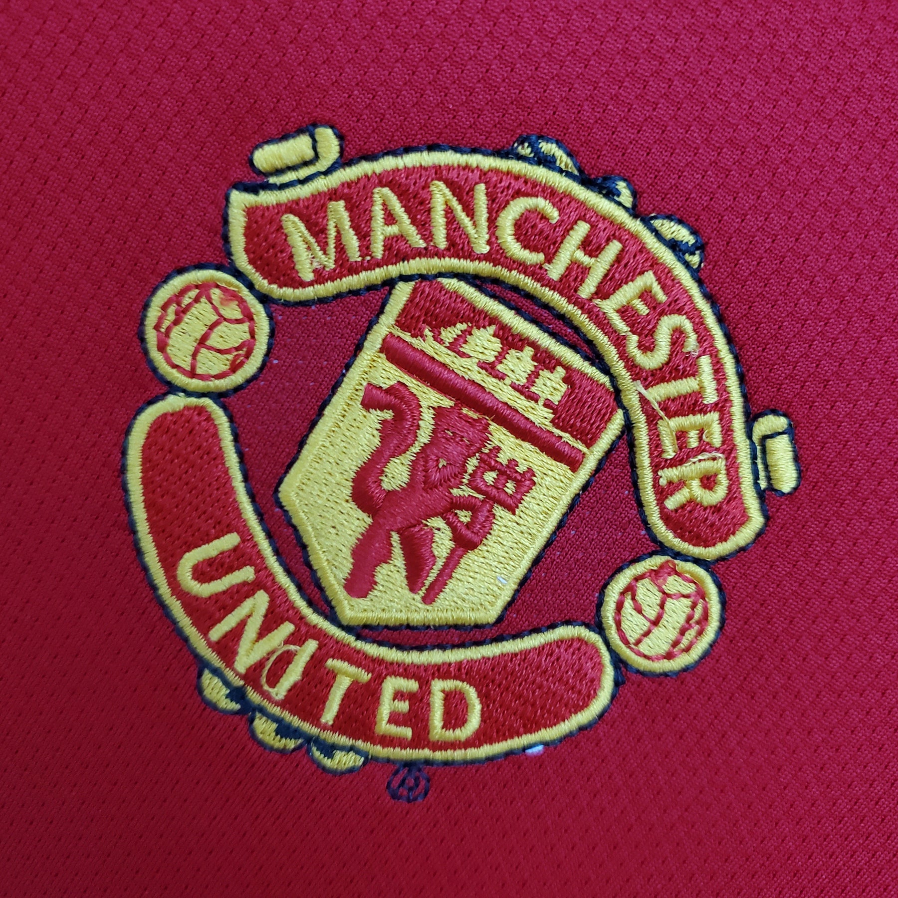 CAMISA RETRÔ MANCHESTER UNITED HOME MANGA LONGA 04/05