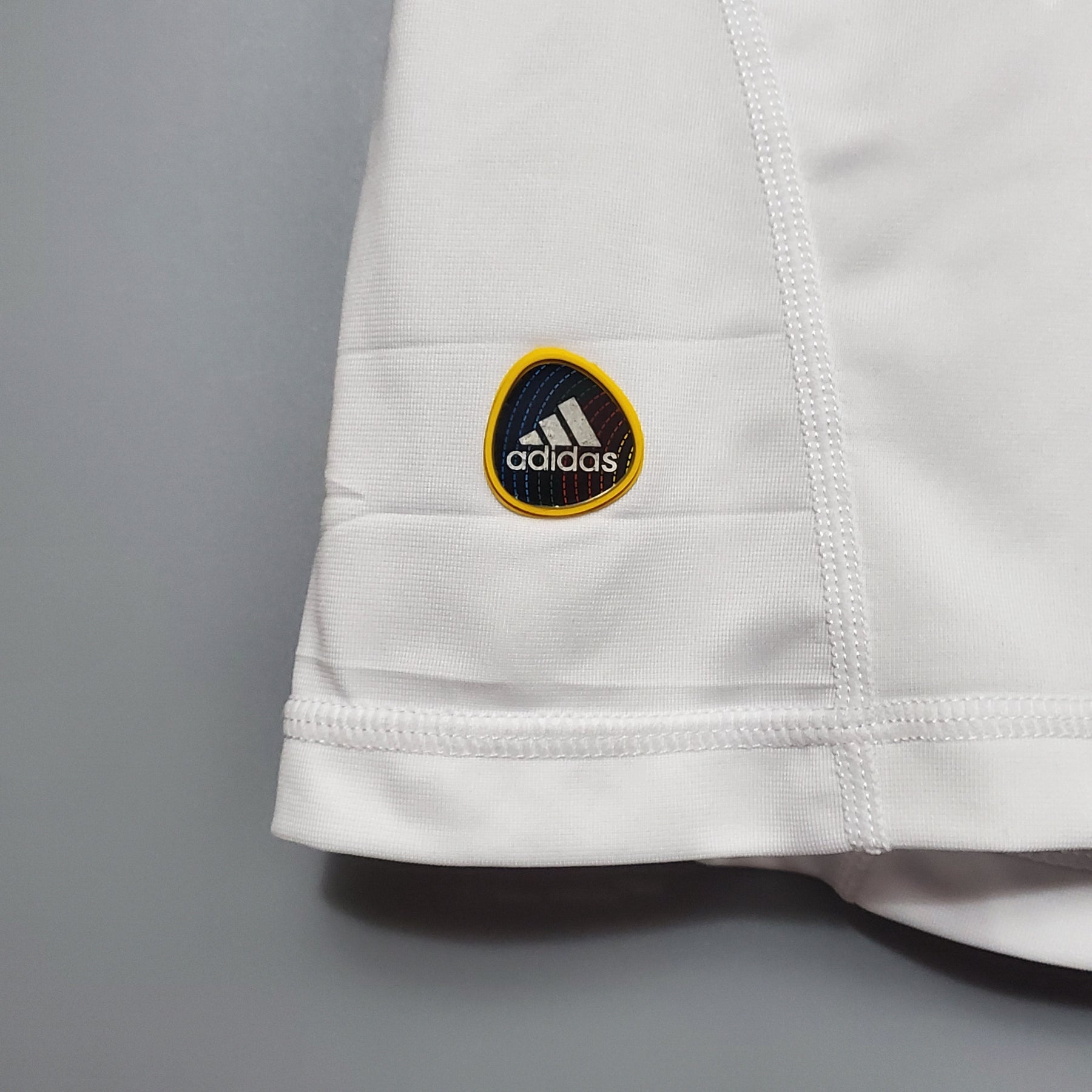 CAMISA RETRÔ REAL MADRID HOME 10/11