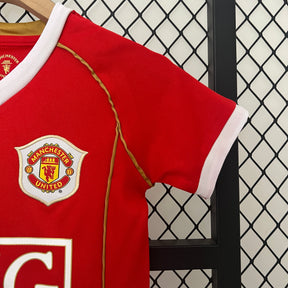 KIT INFANTIL RETRÔ MANCHESTER UNITED HOME 06/07