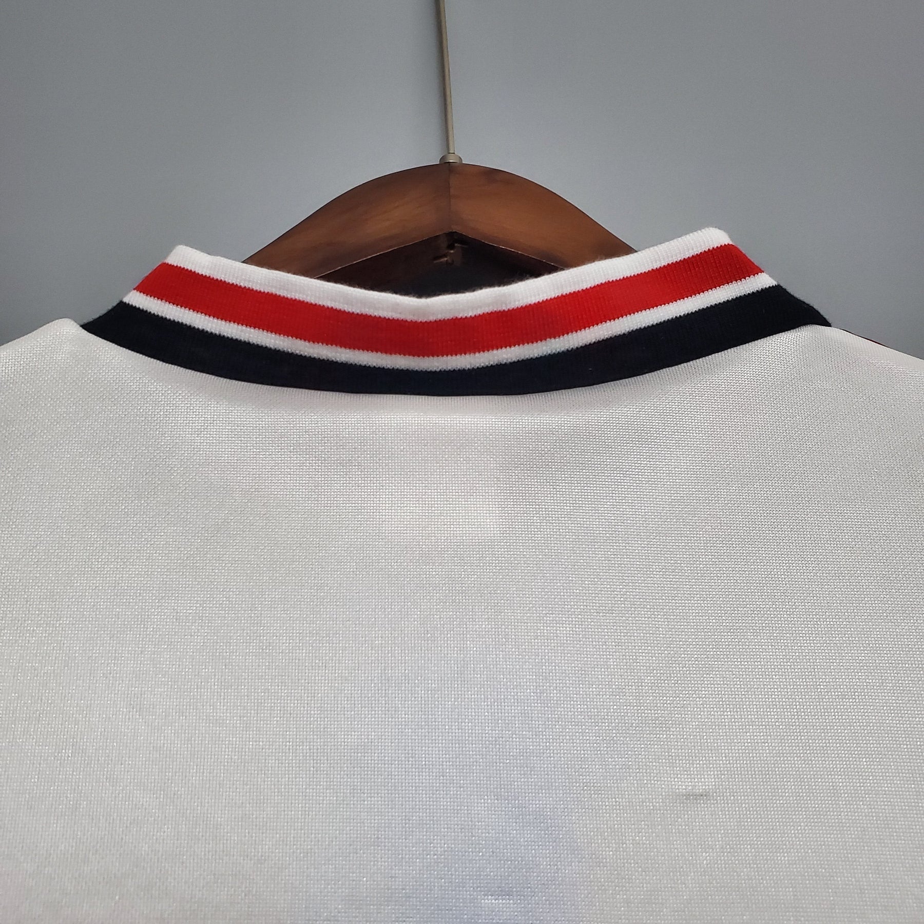 CAMISA RETRÔ MANCHESTER UNITED AWAY 1985